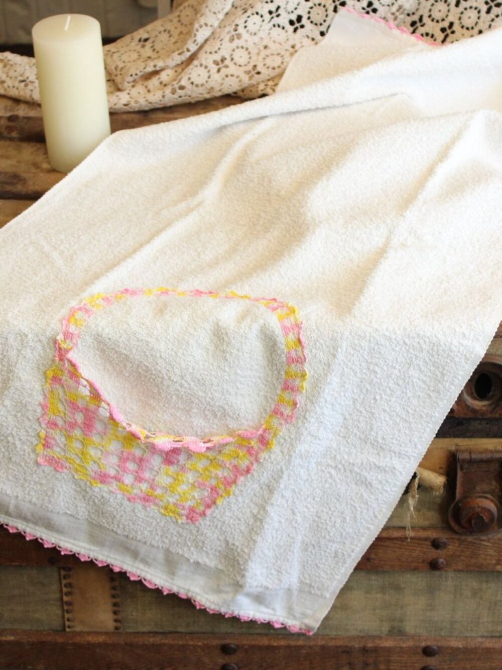 Vintage 1970s Bath Towel, Cone Terrycloth Towel With Crochet Flower Basket Pocke